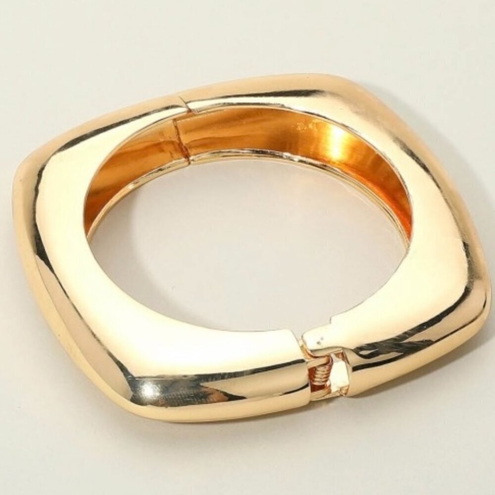 1 LEFT!! GISELE GOLD CHUNKY BRACELET